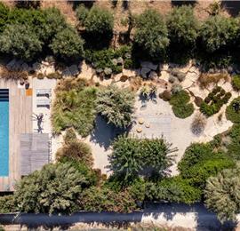 6 bedroom villa with pool and sea views near Noto, Sicily, sleeps 12